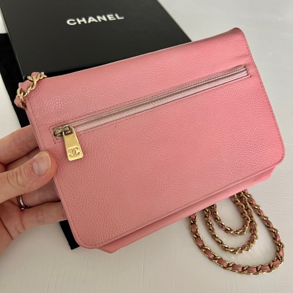 Chanel Wallet on Chain WOC in Pink Caviar - Picture 4 of 8